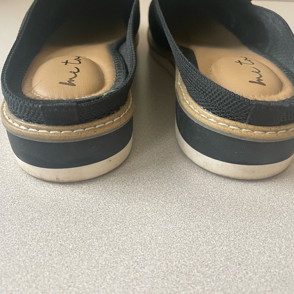Me Too Black Mesh Mule Women's Shoes Size 9M - Picture 3 of 5
